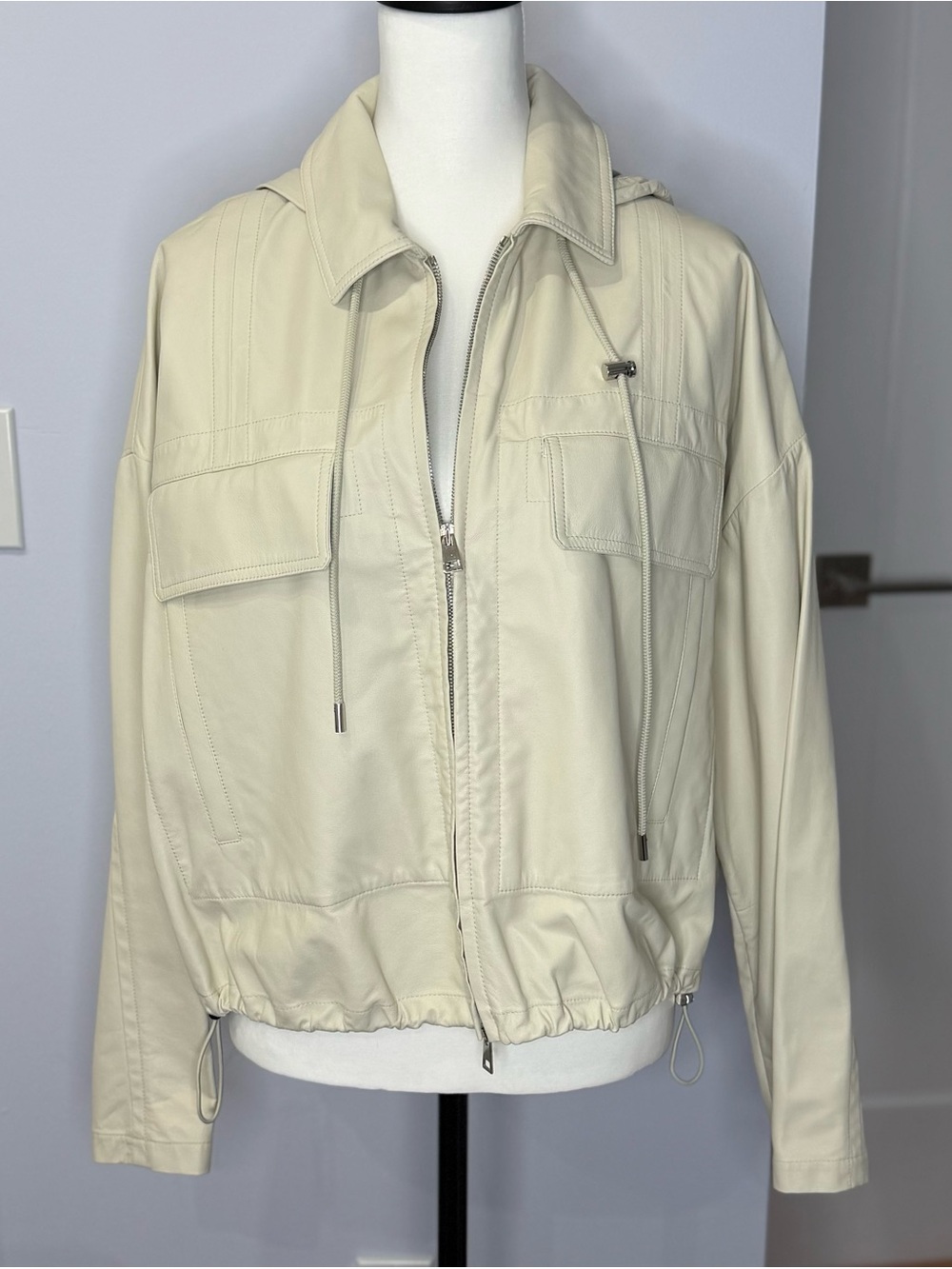 Theory Women's Cream Zip-Front Hooded Leather Jacket size S. Excellent condition
